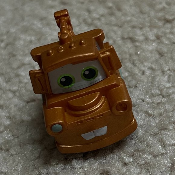 Disney Doorables Series 9: Mater (RARE) from Cars - Picture 2 of 3